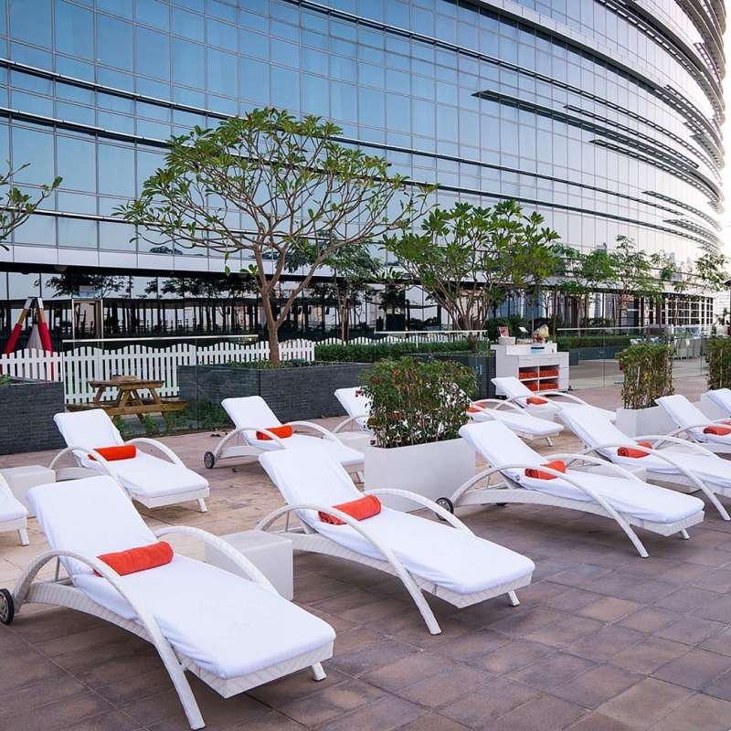 Rosewood Hotel - Glo Pool Bar - Abu Dhabi