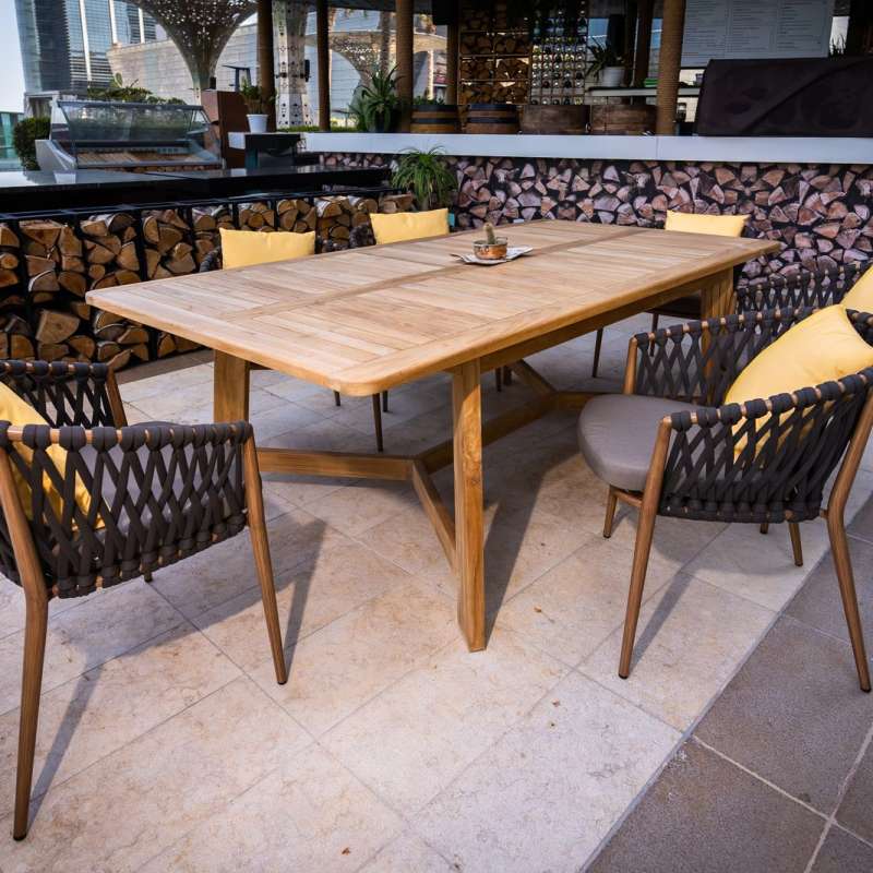 Rosewood Hotel - Glo Pool Bar - Abu Dhabi