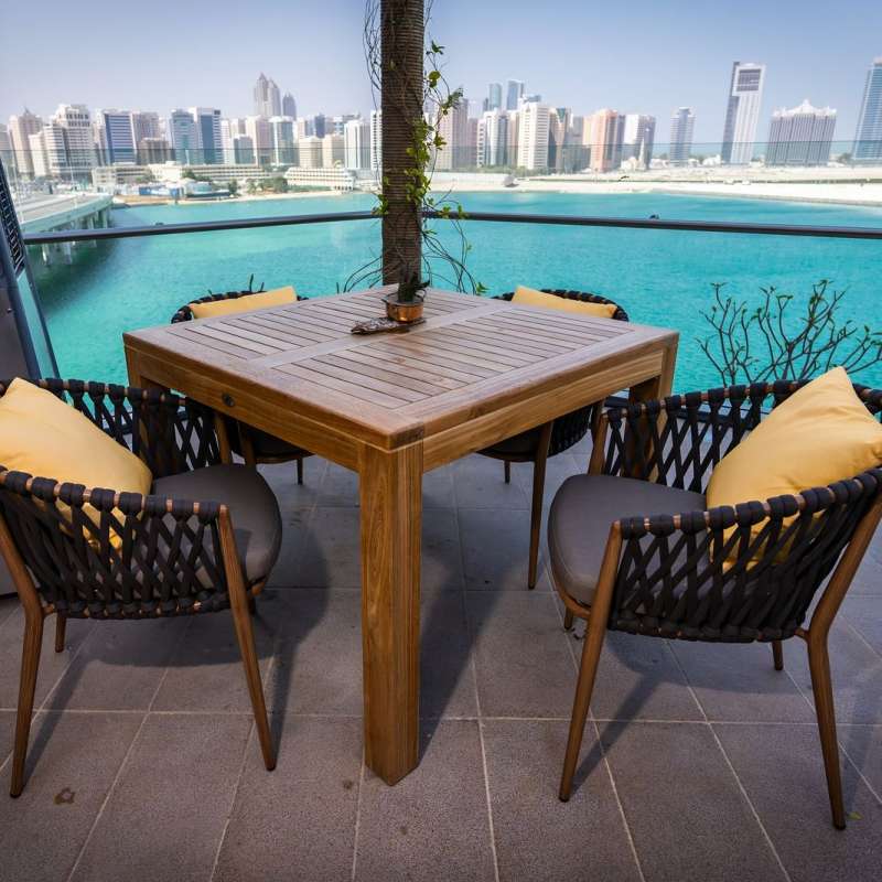 Rosewood Hotel - Glo Pool Bar - Abu Dhabi